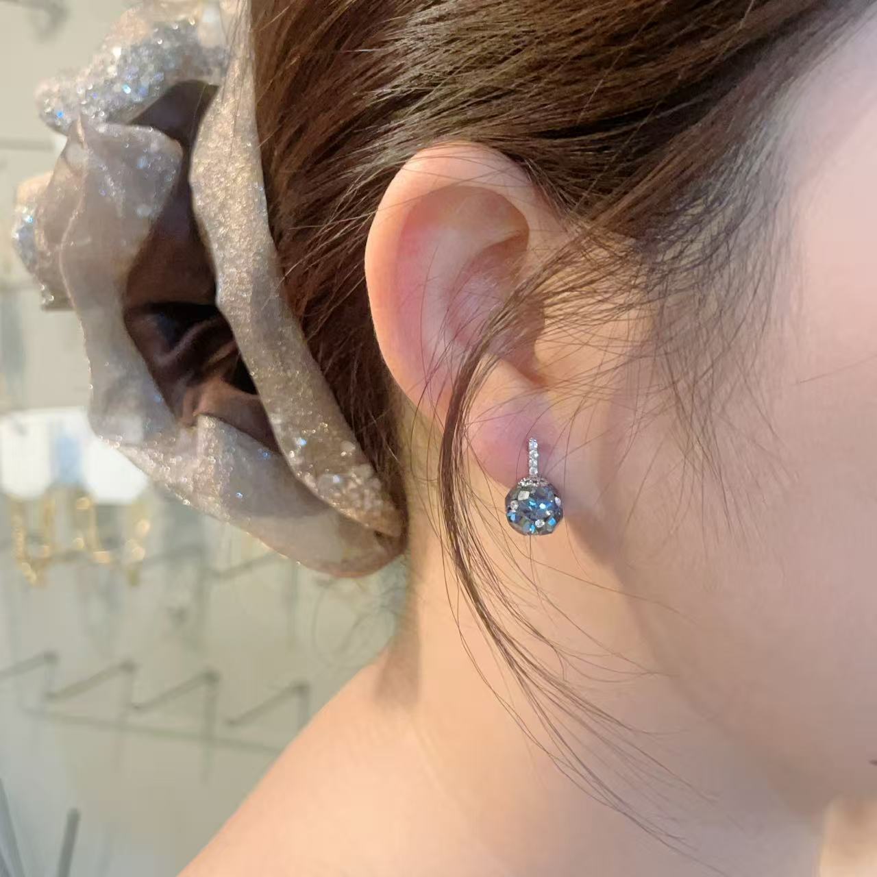 10.4韩国东大门baket耳饰华子水钻S家满钻小灯球耳钉