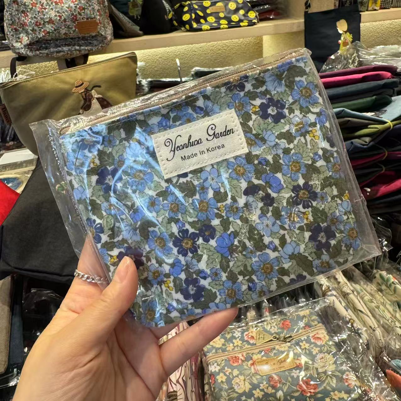 9.4韩国东大门wing碎花零钱包收纳包拉链防水简约