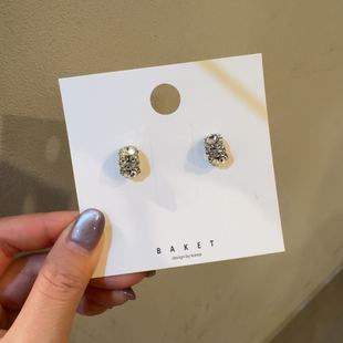 3.31韩国东大门baket极简风气质单钻耳钉华子