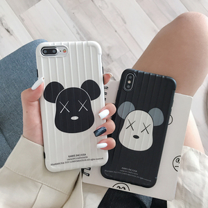 潮牌卡通熊手机壳