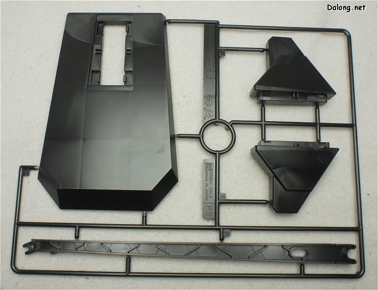 万代飞翼掉毛自由支架高达模型