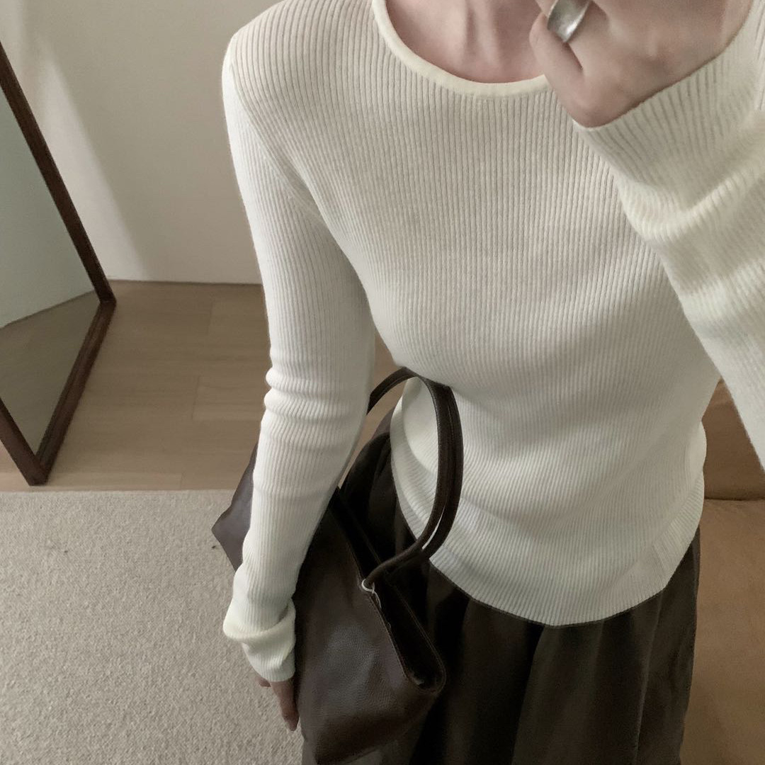 圆领细坑条显瘦修身针织打底衫