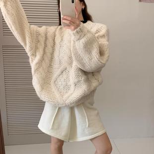 在途 韩国冬季新款20%羊毛慵懒粗棒针麻花圆领套头保暖毛衣针织衫