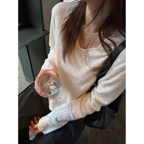 egg.秋季羊毛提花上衣女V领毛衣