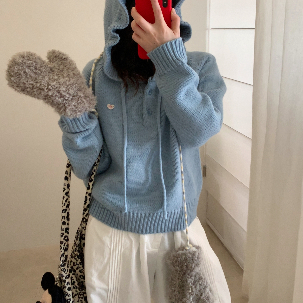 花苞连帽爱心小标半纽扣毛衣女