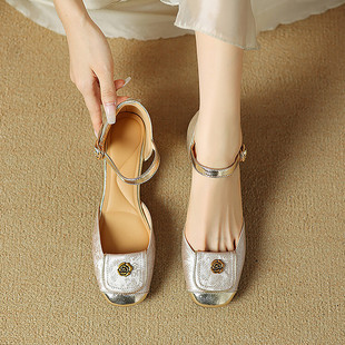 夏季新款罗马中跟女鞋牛皮40-43大码法式拼色一字扣带脚宽胖凉鞋