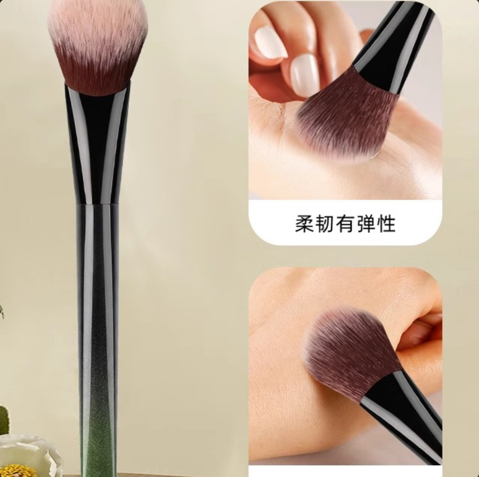 【下单立减50】坡形腮红膏刷纤维毛柔软化妆刷新手高光腮红刷Y23