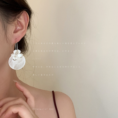 复古轻奢圆片贝壳花朵耳环女小众设计感个性夸张独特时尚耳环耳饰