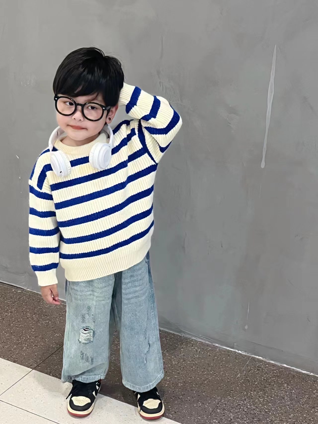 男童毛衣黑色打底条纹童装男孩2023秋冬新款圆领套头儿童针织上衣