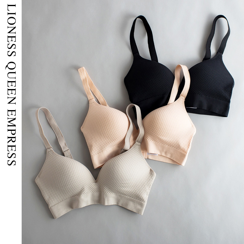 格纹大杯大码舒适薄款无钢圈文胸