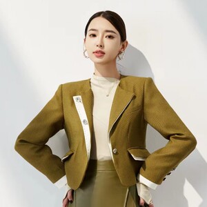 20223秋小众高级感羽绒内胆上衣 时尚修身西装领精致短款小外套女