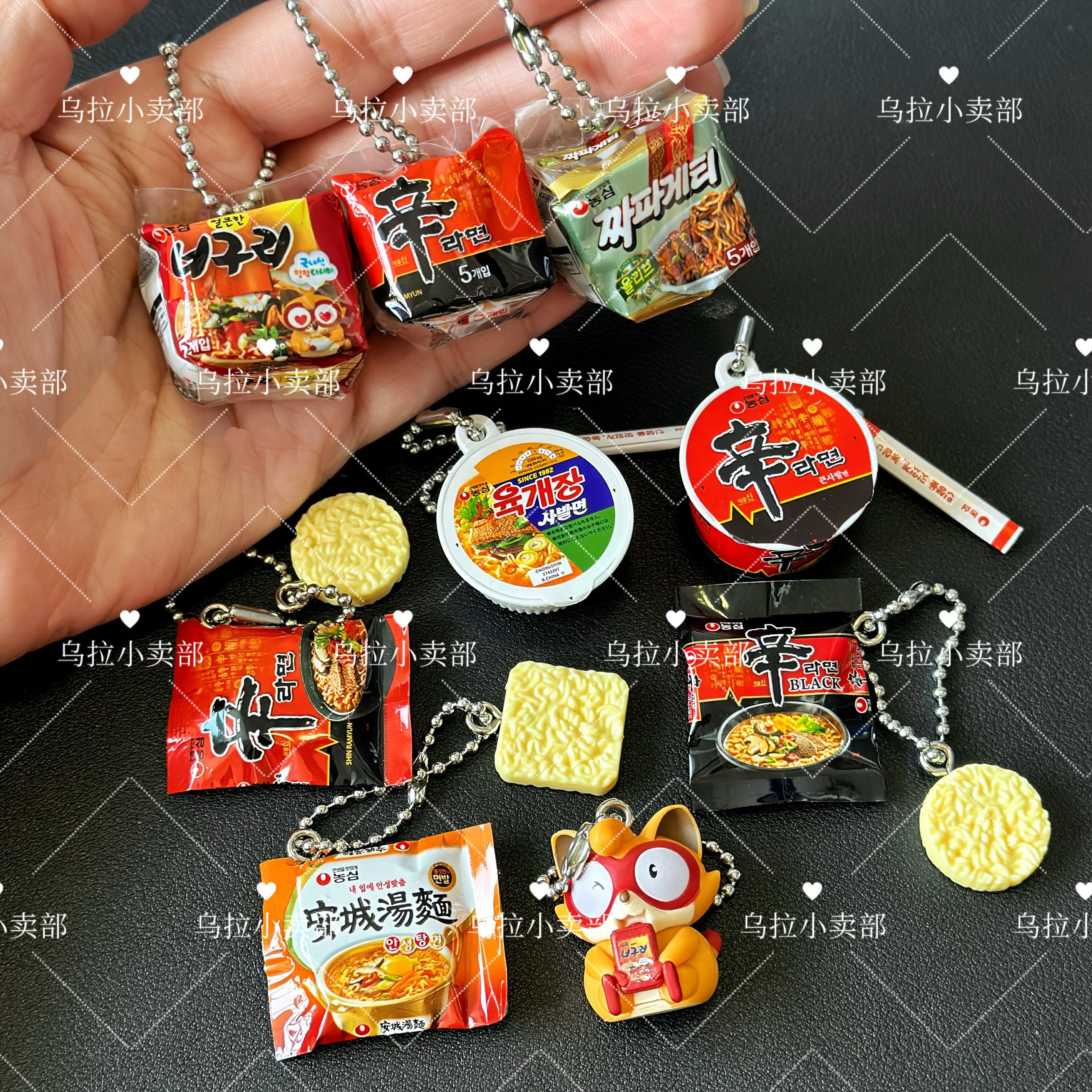 「乌拉」日本万代Bandai 盒蛋/扭蛋/联名摆件