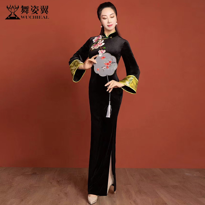 舞姿翼形体衣礼仪走秀训练服装古典绣花丝绒喇叭袖改良旗袍连衣裙