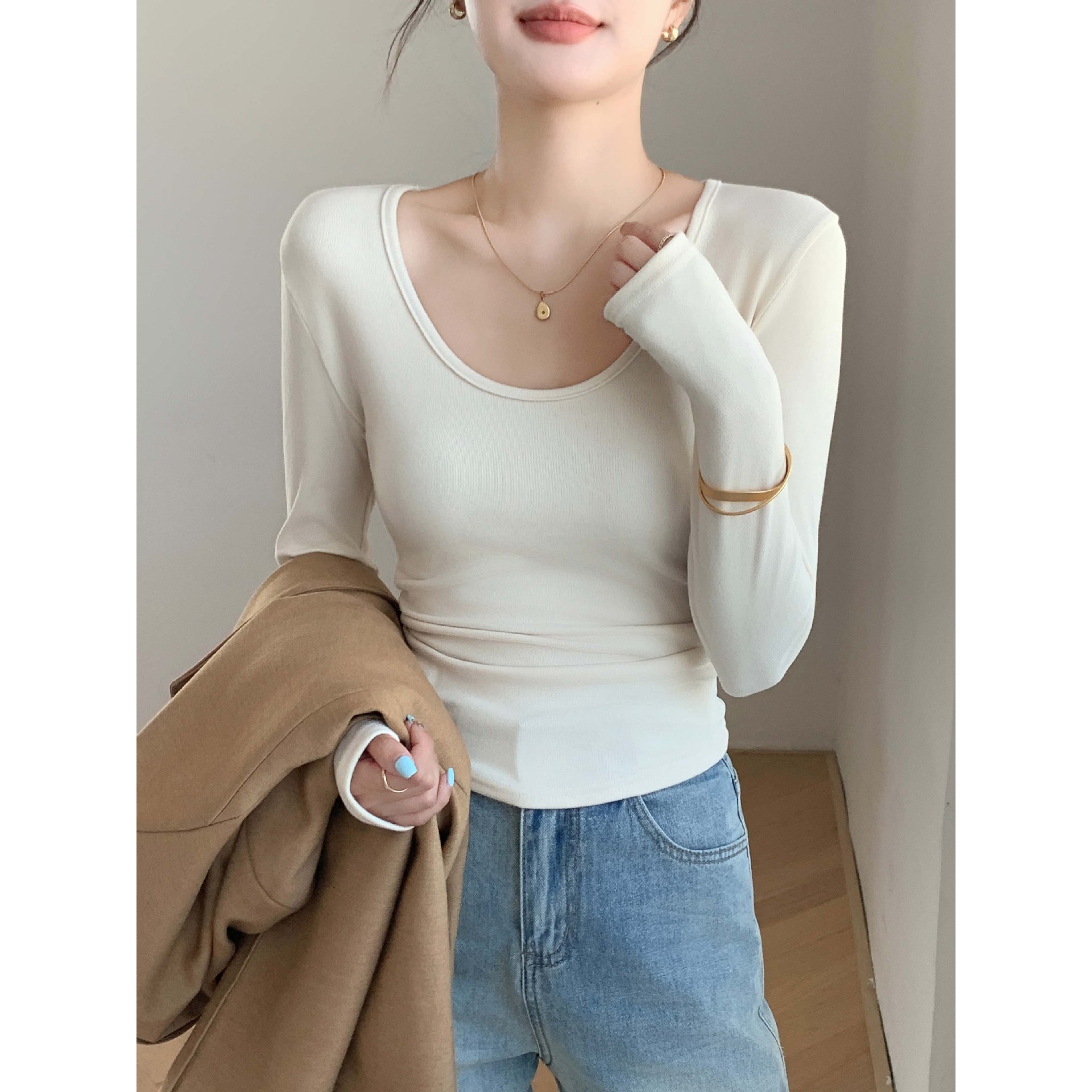 H257椰绒大U领打底衫秋冬磨毛内搭t桖长袖收腰修身遮肉褶皱上衣