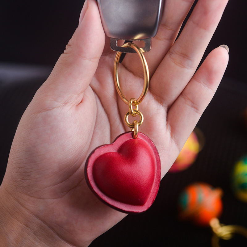 手工牛皮红色爱心汽车钥匙铃铛