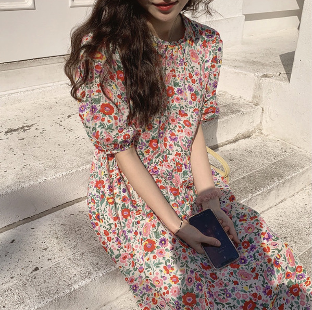 Round neck bubble sleeve flower dress