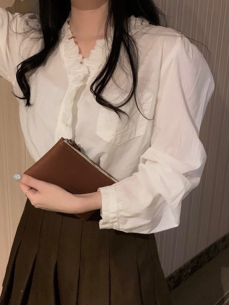 Versatile top with Auricularia edge