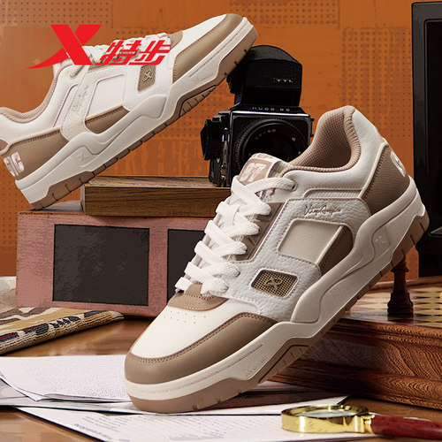 特步板鞋男鞋2024冬季新款皮面休闲鞋轻便百搭运动鞋976419310013