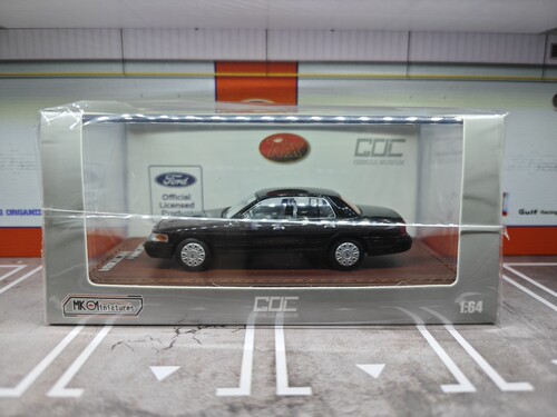 GOC 1:64仿真 福特维多利亚皇冠STREET PACKAGE便衣警车合金车模