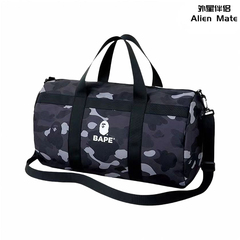 BAPE迷彩猿人头单肩手提包运动桶包旅行包休闲时尚潮流健身托特包