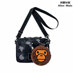 外星伴侣BAPE日本杂志附录迷彩挂件零钱手机休闲多功能单肩斜跨包