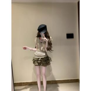 别致收腰显瘦V领短袖T恤上衣女夏季豹纹半身裙蛋糕短裙辣妹两件套