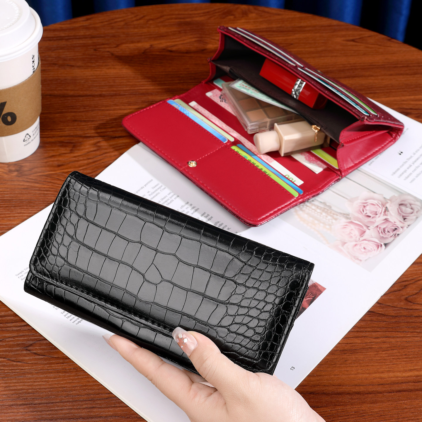鳄鱼纹小巧高档女士皮革零钱卡包长款大容量手拿包女款现金收纳包
