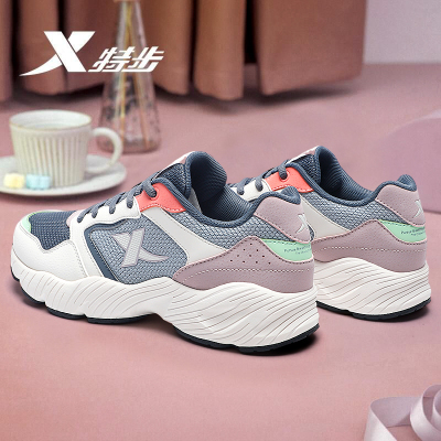 特步女鞋减震轻便复古跑步鞋冬季网面官方旗舰店正品休闲运动鞋女