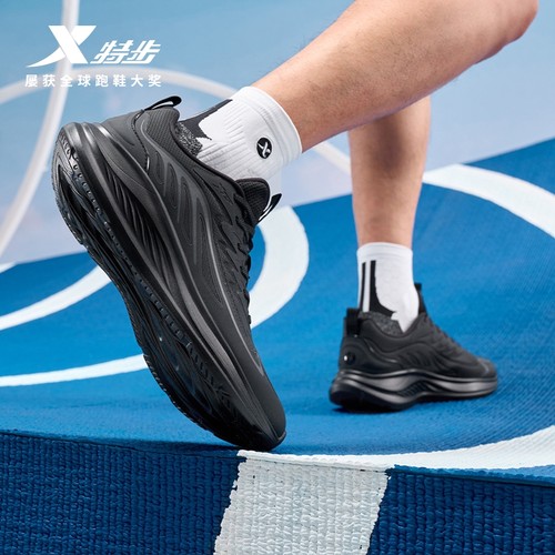 特步男鞋黑色跑步鞋2025新款秋季减震回弹跑鞋轻便皮面防水运动鞋