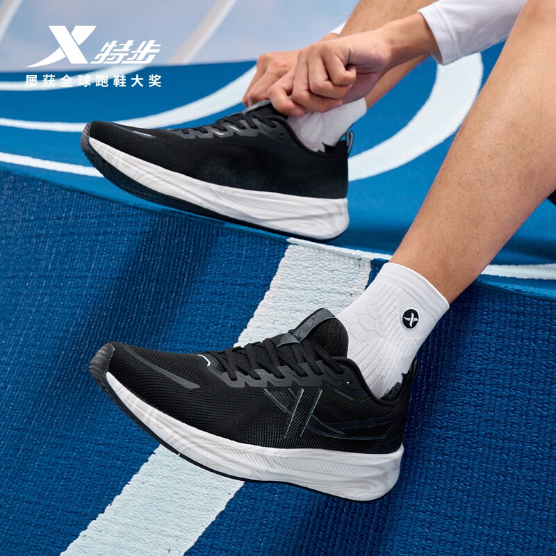 特步男鞋騛速6.0减震回弹跑步鞋2025新款冬季轻便软底黑色运动鞋