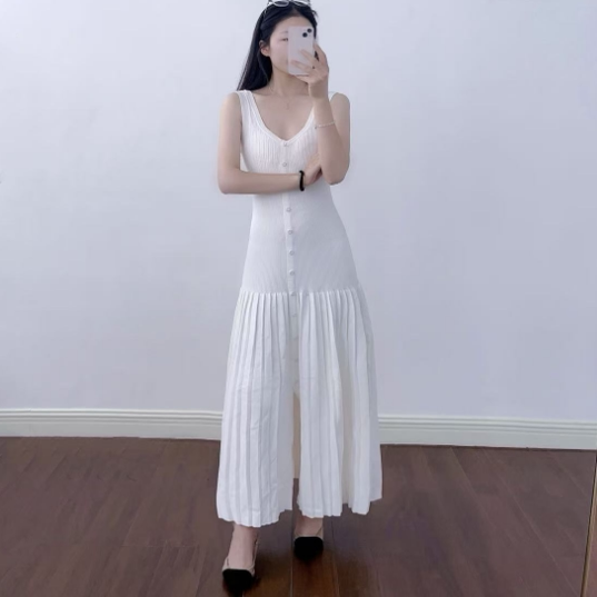 maSande2025早秋新款女装优雅低领白色吊带百褶连衣裙SFPRO04435
