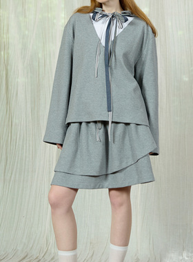 En blanc.ligne crème原创设计灰色连帽系带V领卫衣