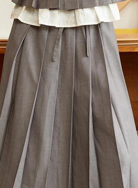 En blanc.原创设计灰色抽绳压褶半裙