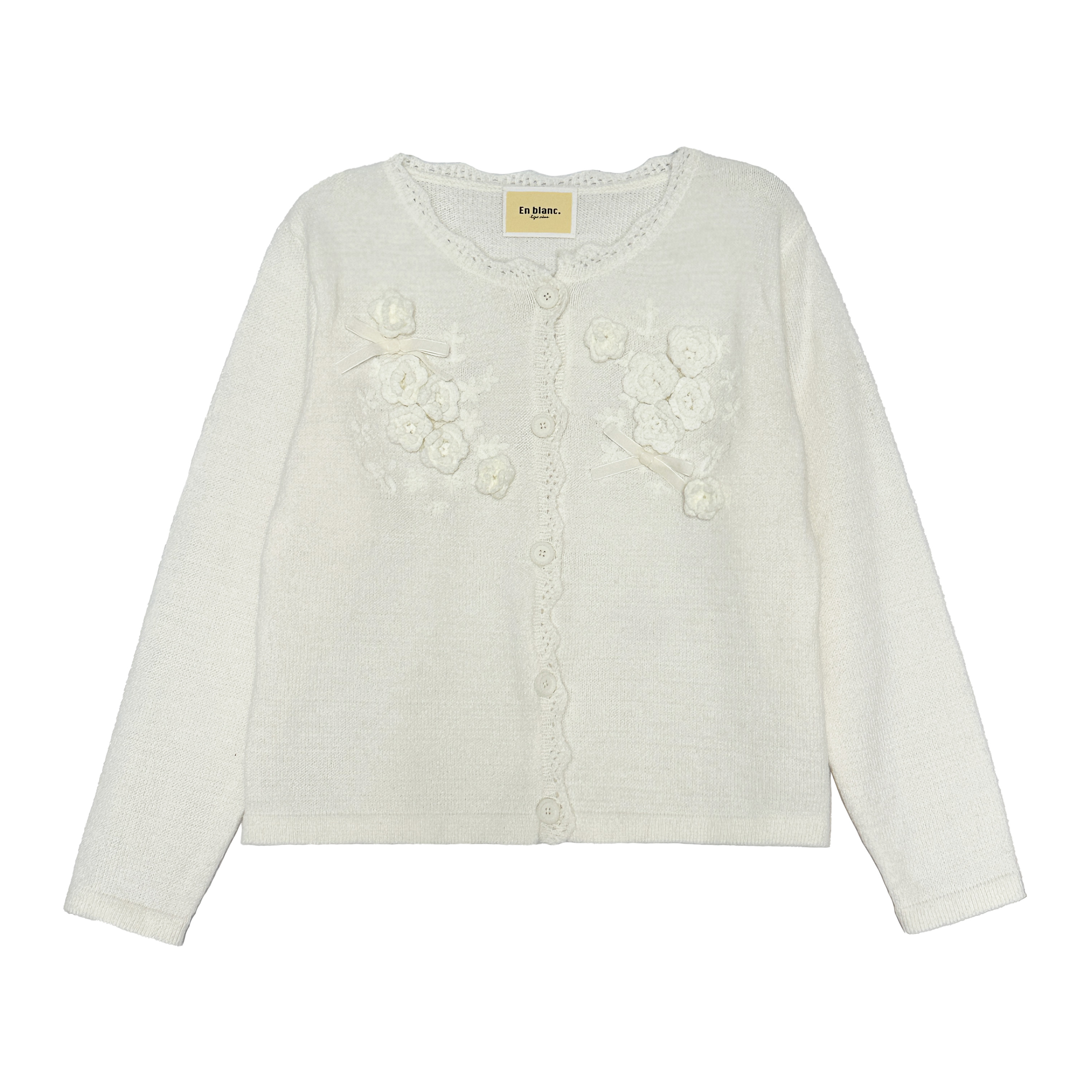 En blanc.ligne crème马海毛花朵蝴蝶结装饰圆领针织开衫