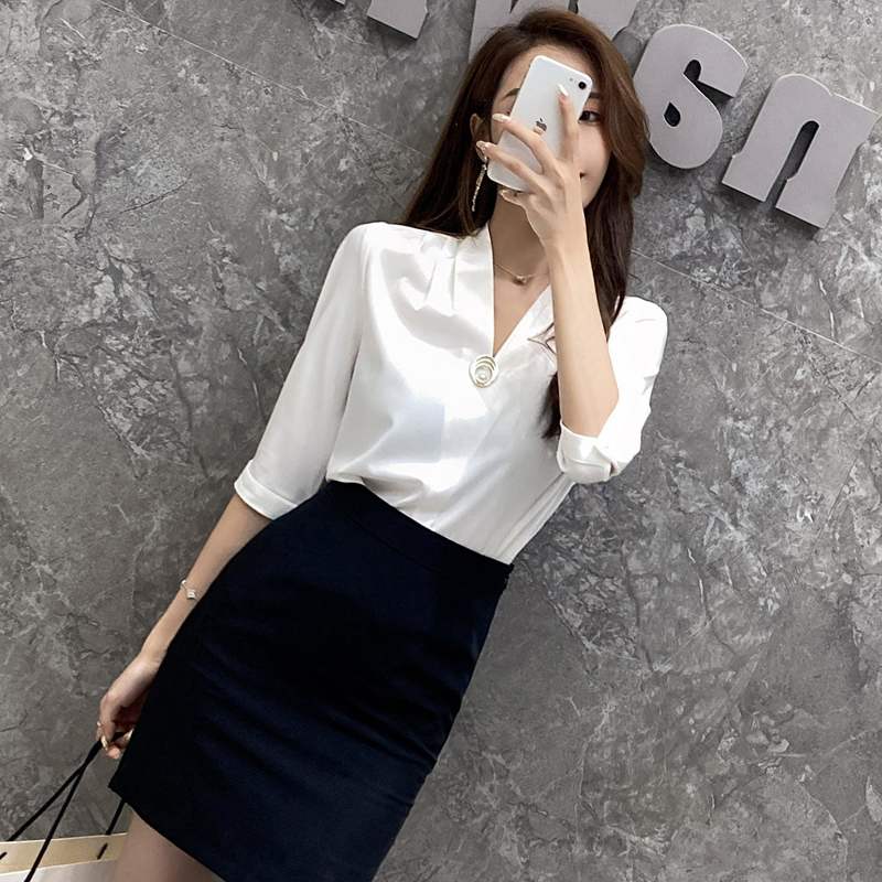 女士衬衫上衣女夏设计感小众法式V领别致七分袖空姐工作服女经理