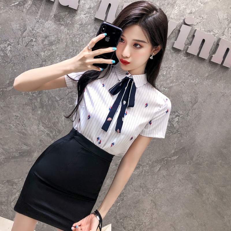 衬衫女新款2021年短袖条纹印花时尚衬衣别致工作服女职业气质工装