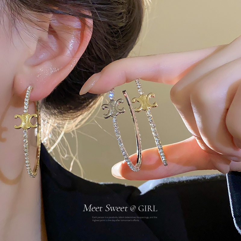 银针字母夸张圈圈耳环2024新款