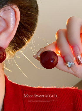 新年红色珍珠耳钉新款2025爆款气质耳环轻奢高级感精致过年耳饰女