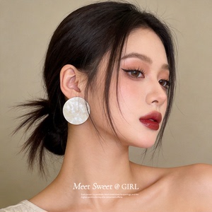 奶白色亚克力几何耳钉耳环女