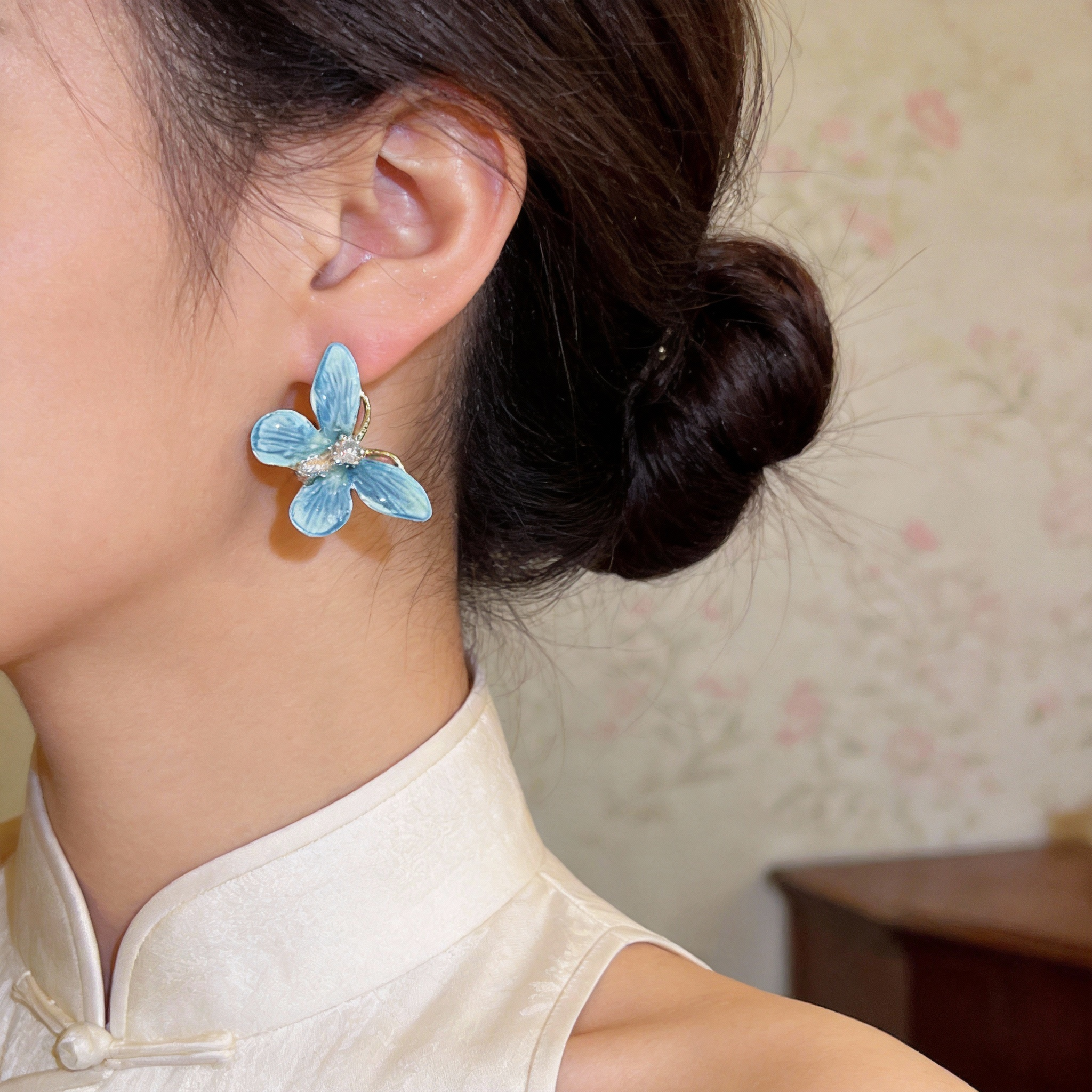 「遇见饰品MEET」蓝色滴油蝴蝶结耳环新中式耳钉2026新款耳饰女,饰品/流行首饰/时尚饰品新,耳环,淘宝优惠券,粉丝福利购,淘宝优惠卷