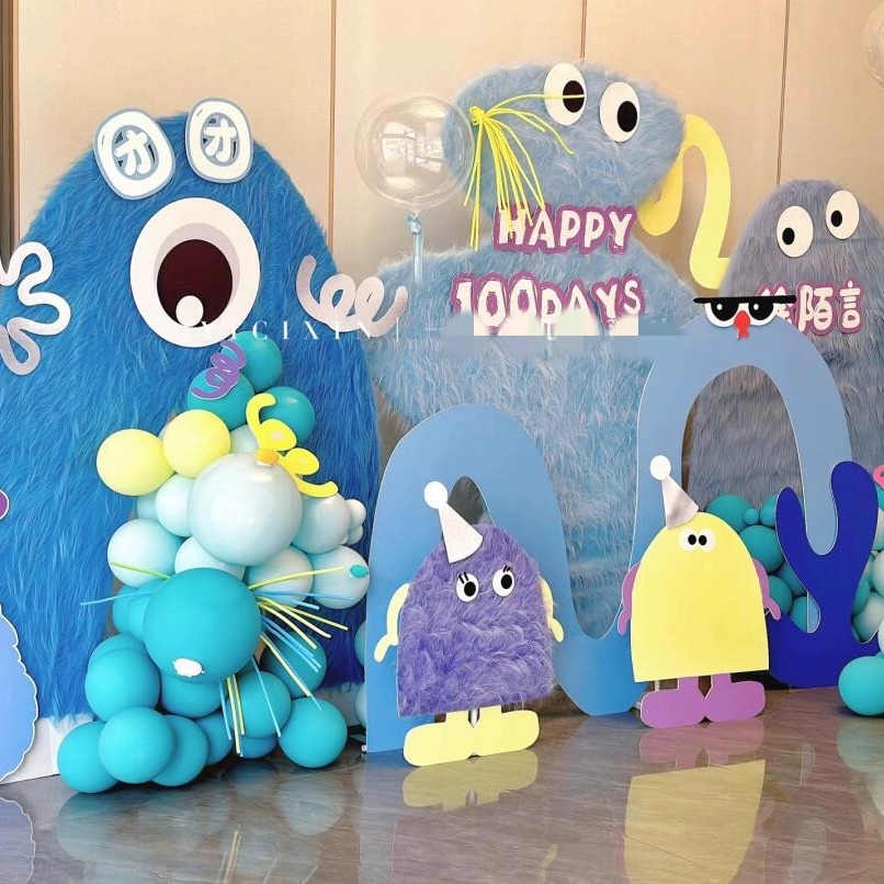 蓝色毛绒小怪兽宝宝宴布置