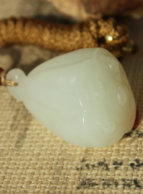 王实斋珠宝新疆和田玉白玉莲蓬多子多福挂件吊坠白度好油润白F046
