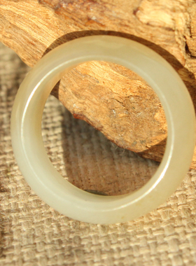 王实斋珠宝/新疆和田玉糖白玉17.3mm戒指手饰天然润白带证书H300