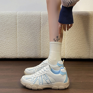 运动鞋女款2026春季新款中老年妈妈鞋软底舒适旅游鞋不累脚阿甘鞋