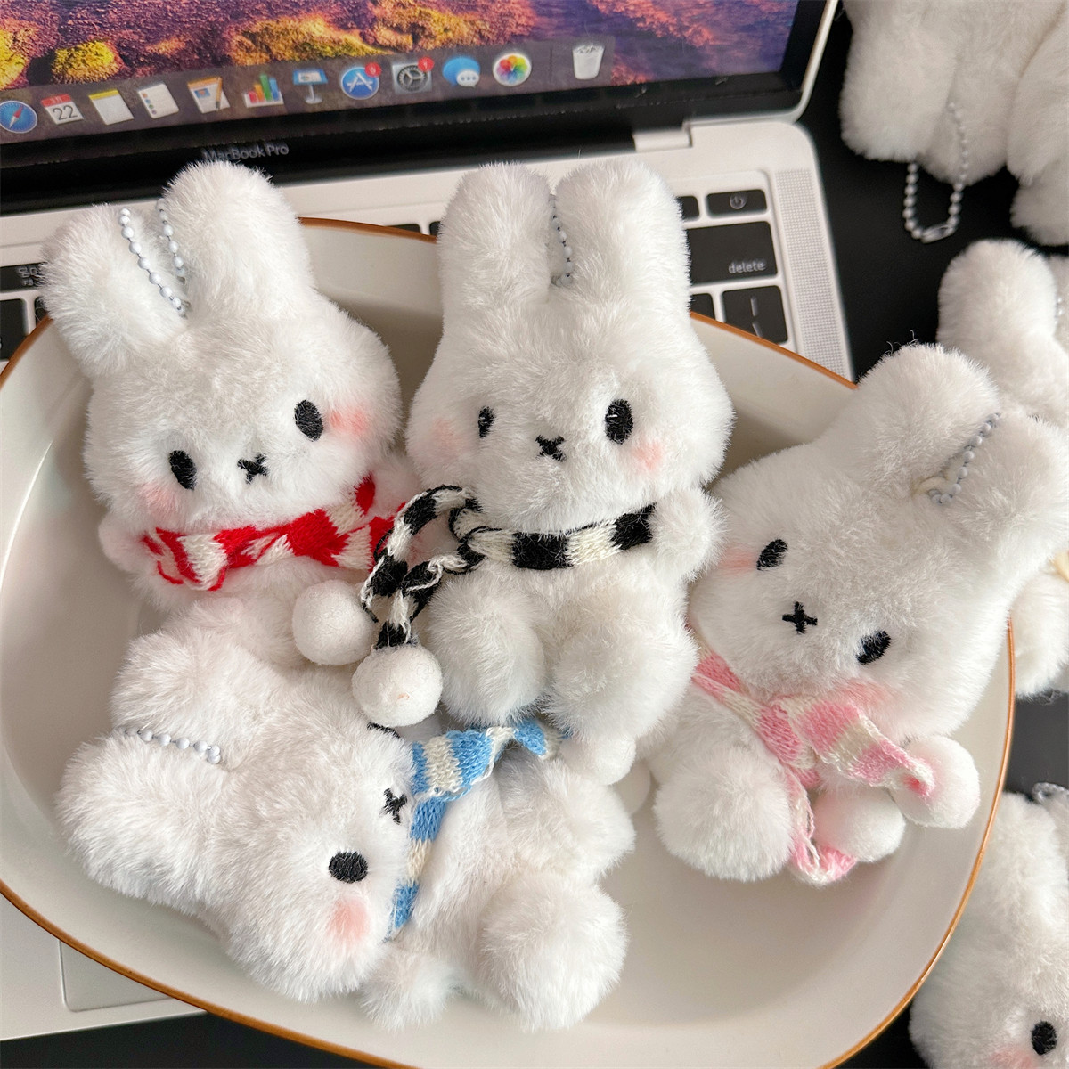 可爱卡通黑白围巾小白兔挂饰毛绒玩偶小公仔钥匙扣女生包包挂件饰