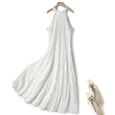 浪漫复古桑蚕丝挂脖连衣裙女2025夏装新款真丝露肩大摆度假风长裙