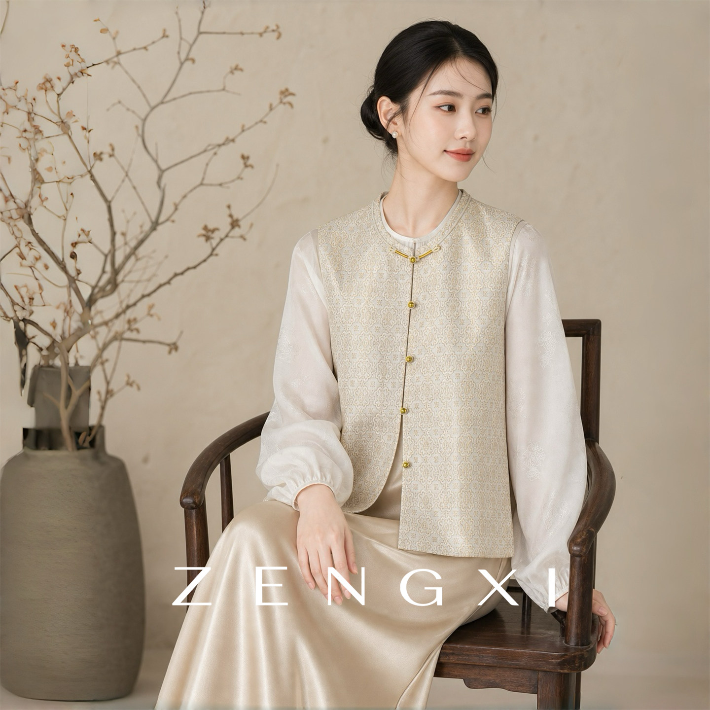 宋锦新中式桑蚕丝定胜纹马甲女图片