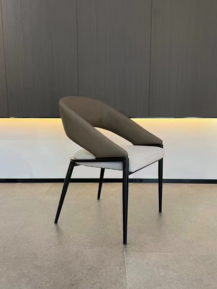 北欧餐椅家用实木简约风设计师高级白蜡木餐桌椅酒店洽谈椅书桌椅