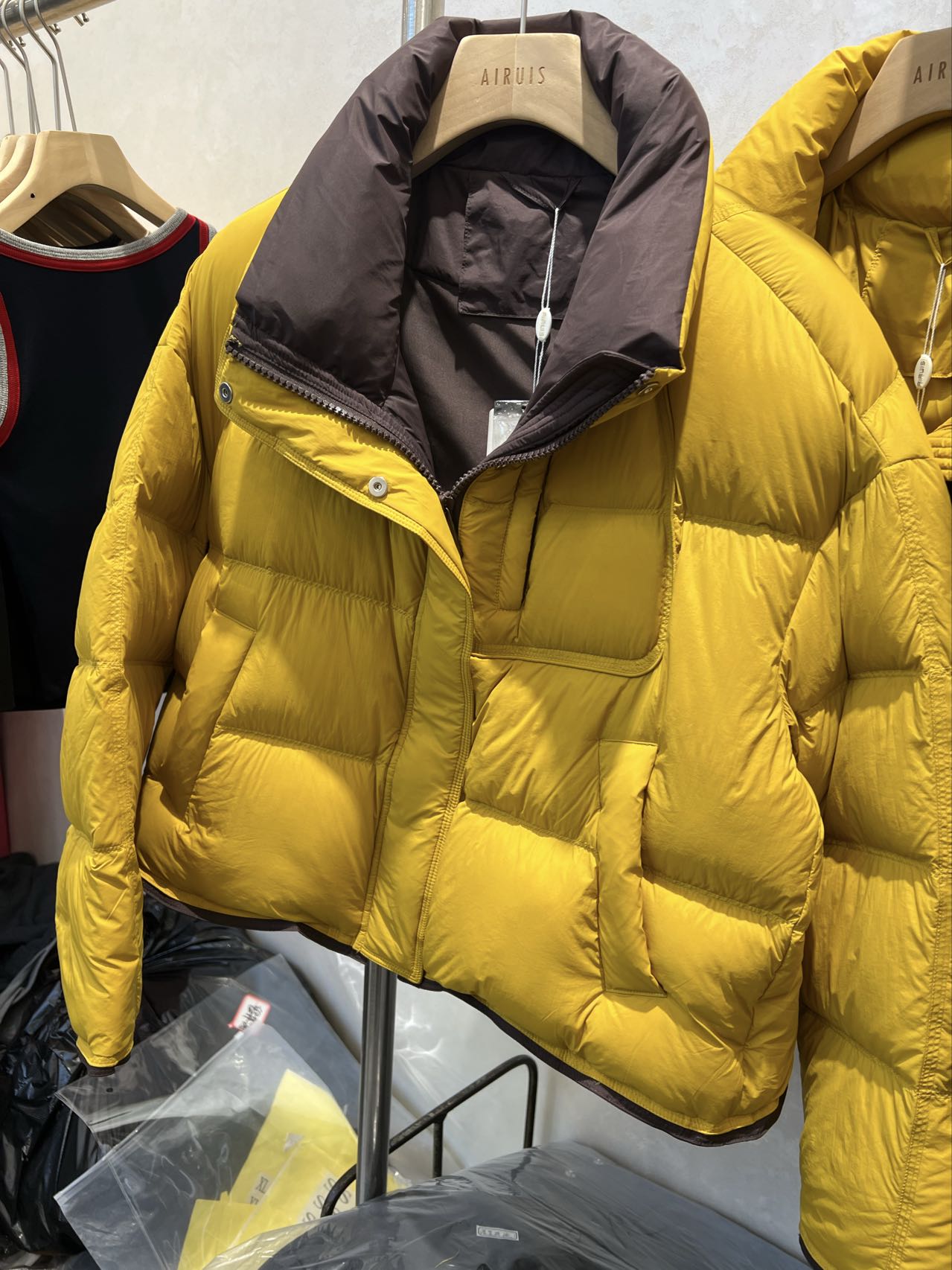 艾睿思爆款2025秋冬新款时尚百搭显瘦短款拼色羽绒服保暖外套女潮