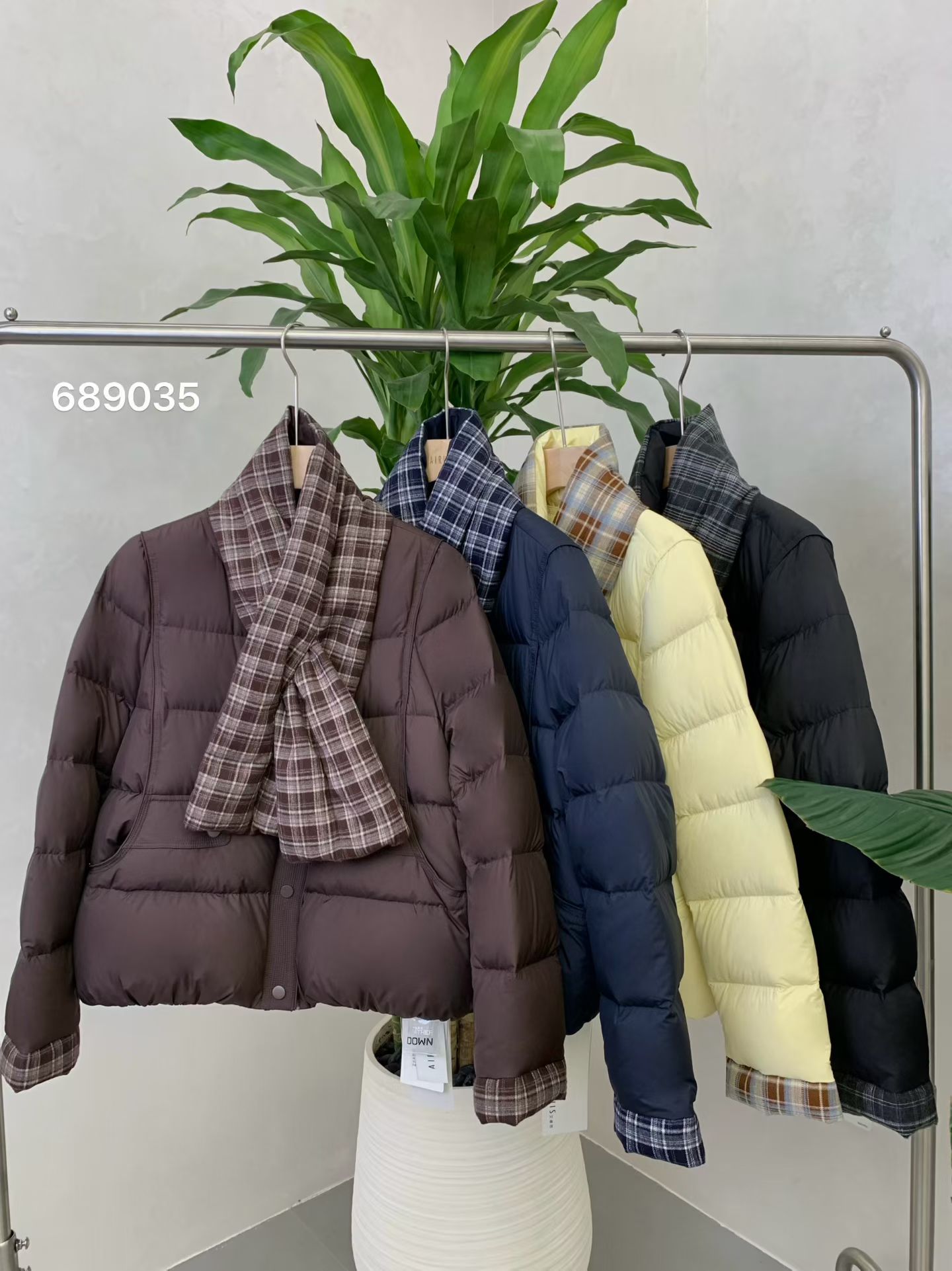 艾睿思爆款2025秋冬新款时尚百搭显瘦韩版短款羽绒服保暖外套女潮